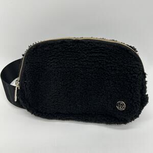 NWOT Lululemon Everywhere Belt Bag 1L Black Fanny Pack Crossbody Waist Bag